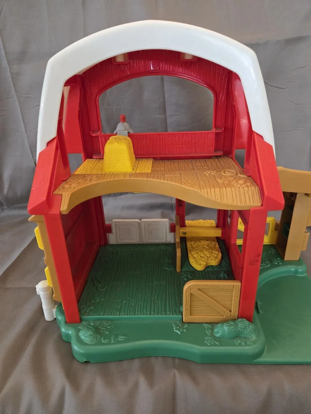 Fisher-Price little people animal sounds Farm playset. No Accessories Included